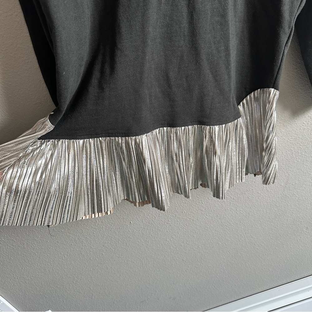 Pilcro Green Tunic Sweatshirt with Pleated Metallic Trim Medium - Picture 6 of 13